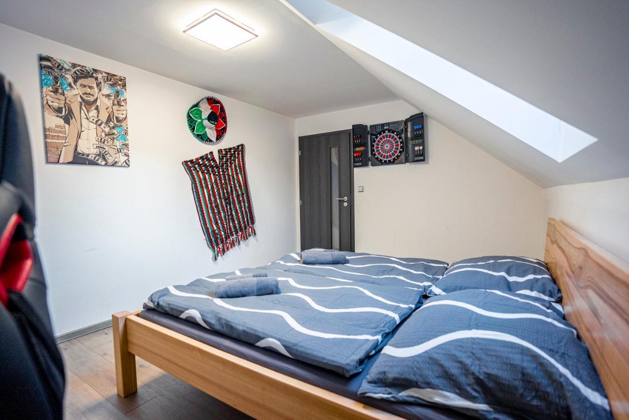 V Podzamci Apartment
